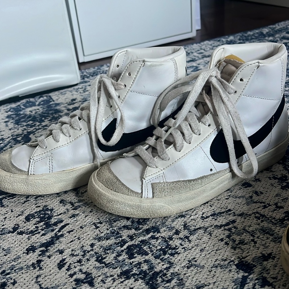 Nike high top lifting sneakers. Used , good condition. Size US 7.